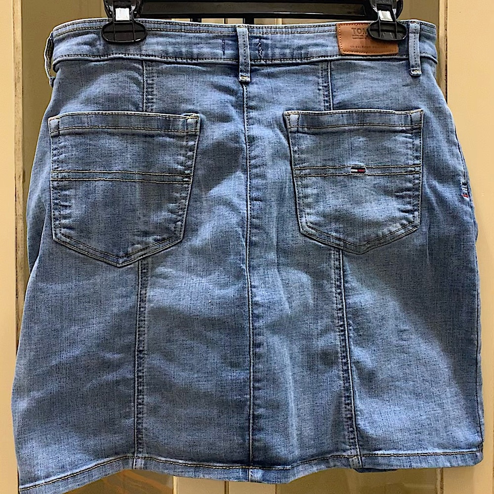Tommy Hilfiger denim skirt size 6